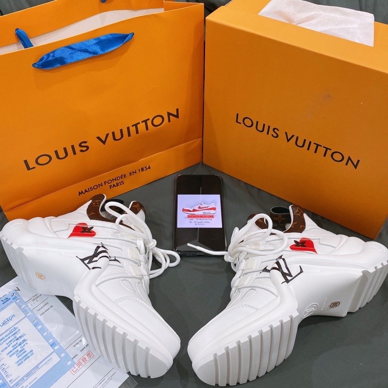 GIÀY LV TRẮNG QUẢ DÂU CAO CẤP 1:1