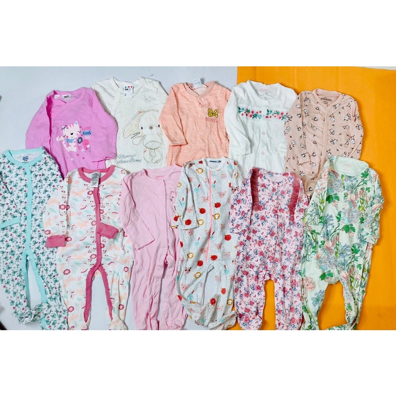 Set 3 body liền thân sleepsuit không vớ và có vớ hãng Next, Cater’s , Geoger ,Zapa, disney xuất dư (mẫu ngẫu nhiên)