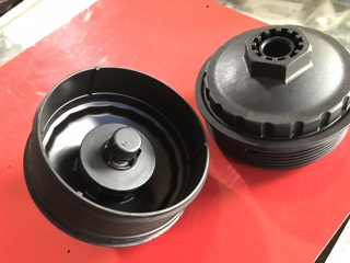 Chén(đế) lọc nhớt Ford Transit đời 2003-2006