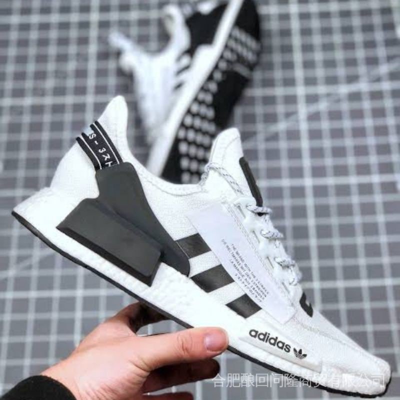 Giày Thể Thao ADIDAS NMD R1 V2 Trắng Đen Cá Tính Cho Nam