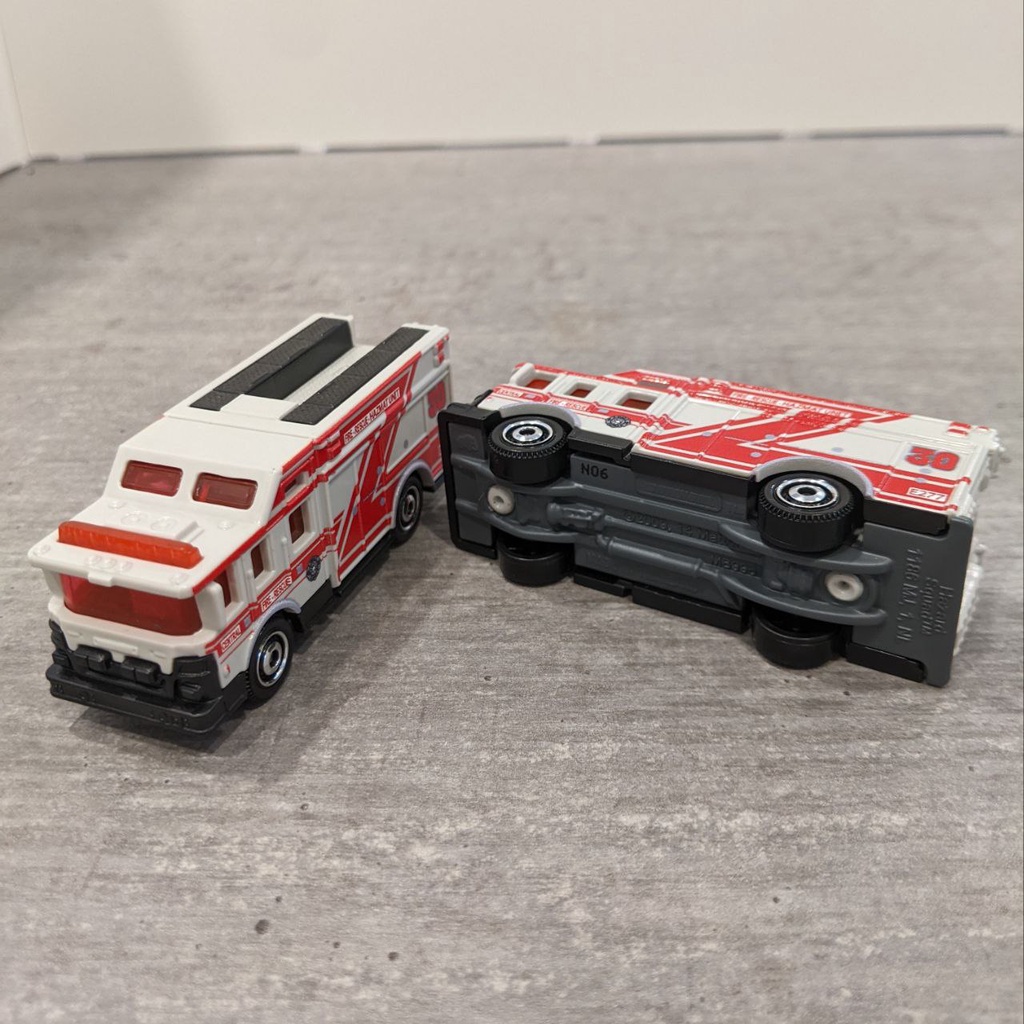 Xe mô hình Matchbox Hazard Squad MB996 - Sun Bear