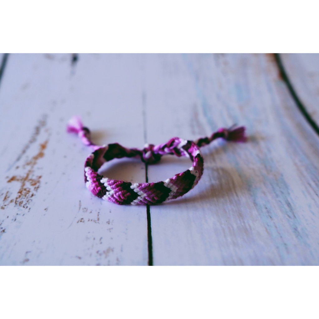 Vòng tay, vòng chân handmade hoạ tiết - Mẫu từ trái qua phải