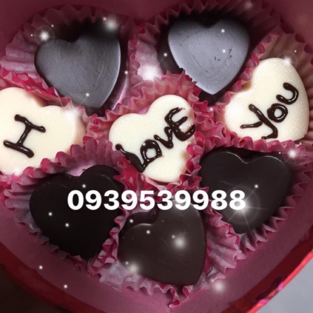 Hộp socola 8 viên trái tim