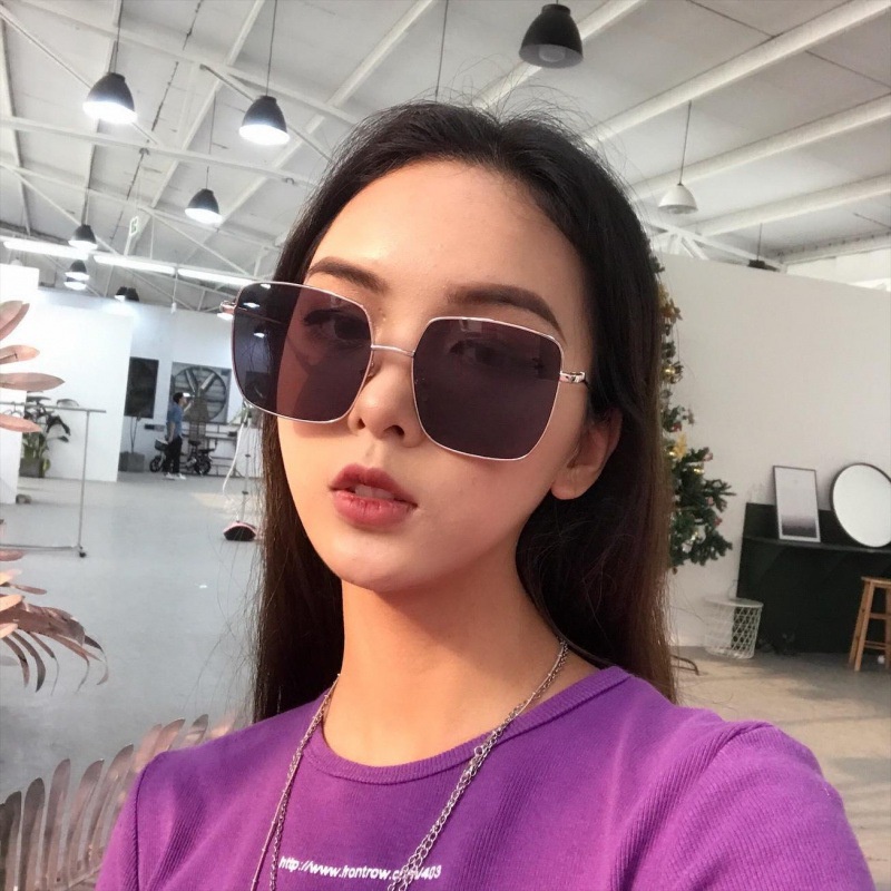 Kính Râm Nữ Oversize Tròng Vuông Chống Tia UV400 Thời Trang