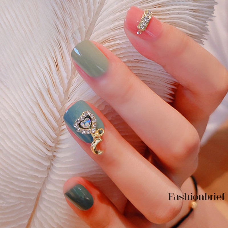 Bộ móng tay giả phong cách thời trang cho cô dâu