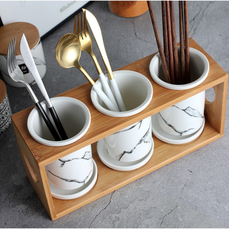 BỘ 3 ỐNG ĐỰNG ĐŨA VÀ KHAY GỖ PHONG CÁCH TÂY ÂU WHITE MARBLE