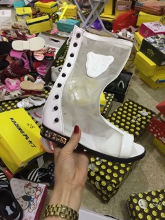 Giày boot bé gái habgf quảng châu