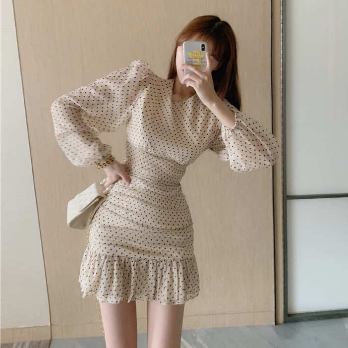 Đầm dáng ôm mini tay dài chấm bi Emilyshop