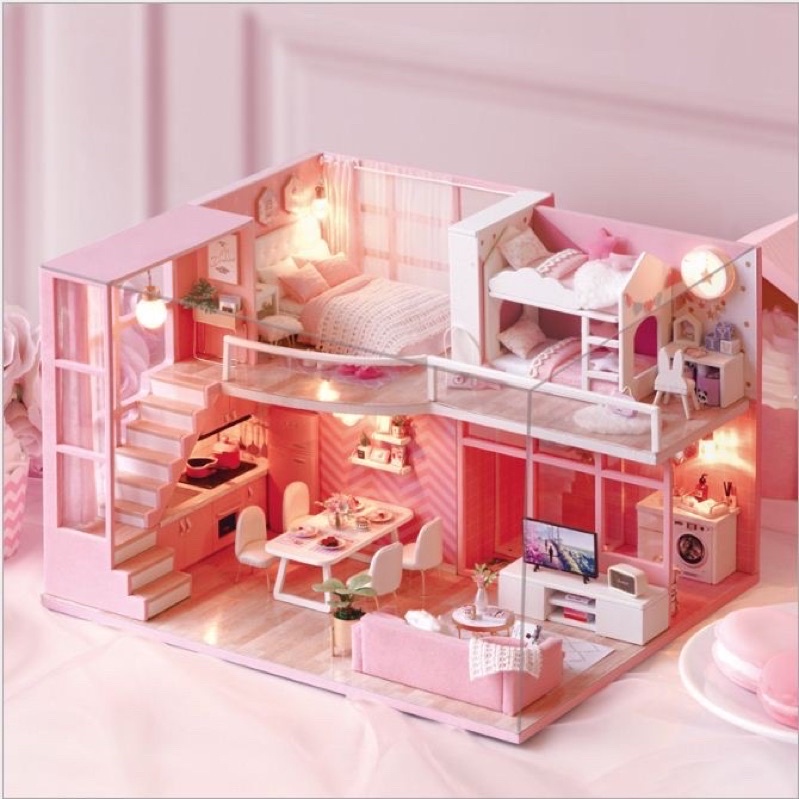 Mô hình nhà búp bê gỗ hồng - Căn phòng màu hồng - Mô hình lắp ráp (Tặng keo, mica chắn bụi)