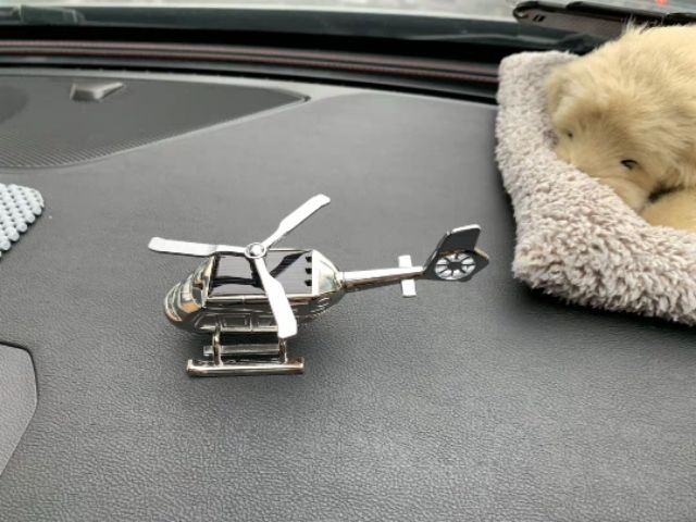 Máy bay trực thăng mô hình/ túi thơm xe hơi-chuyển động bằng năng lượng mặt trời