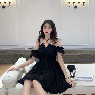 Váy xoè trễ vai màu đen