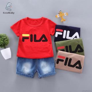 Set áo thun in chữ fila và quần short jeans dễ thương cho bé