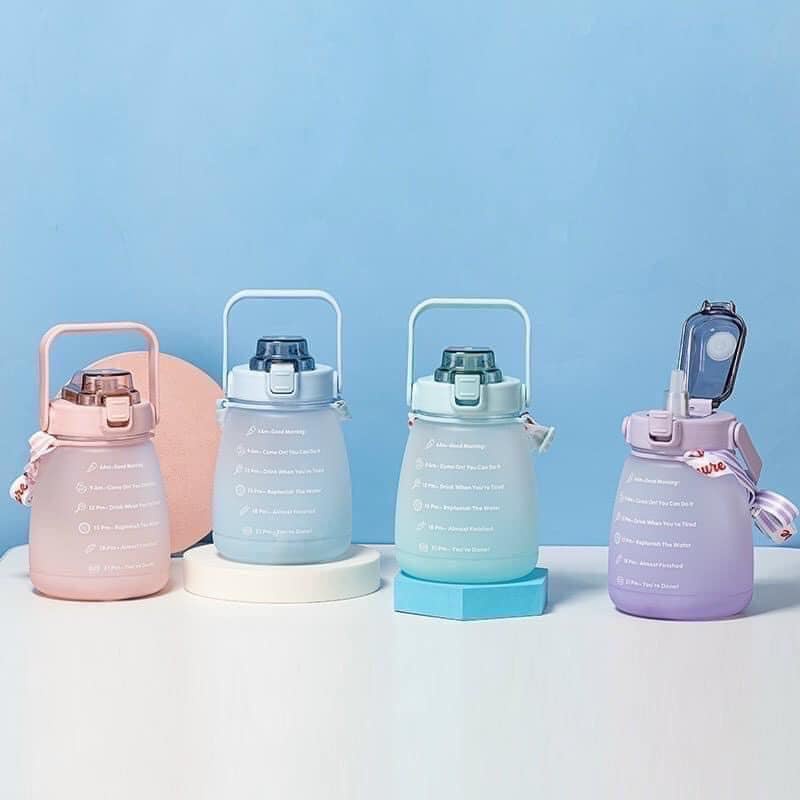 Bình đựng nước cute 1.3 lít có ống hút có vạch chia nhắc nhở uống nước