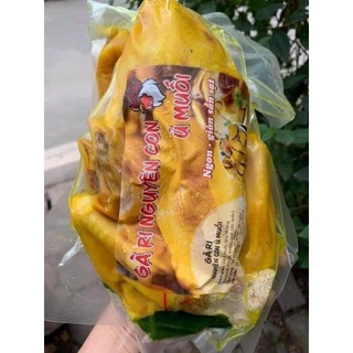 Gà ri ủ muối nguyên con