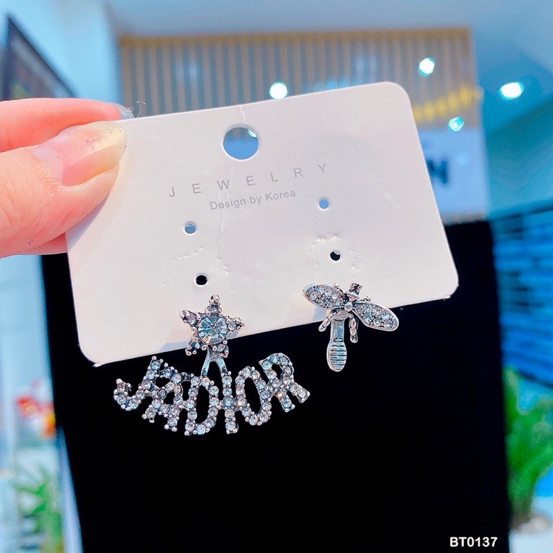 Bông tai Jadi0r ong đính đá sang chảnh