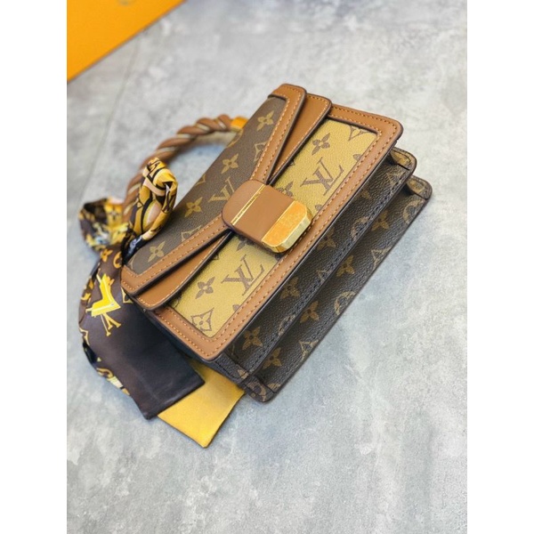 Túi qua xách hoạ tiết lv