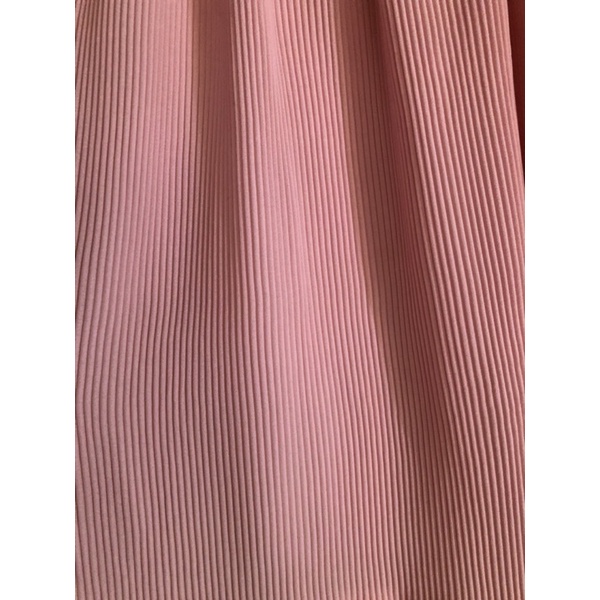 Chân váy dập ly màu hồng