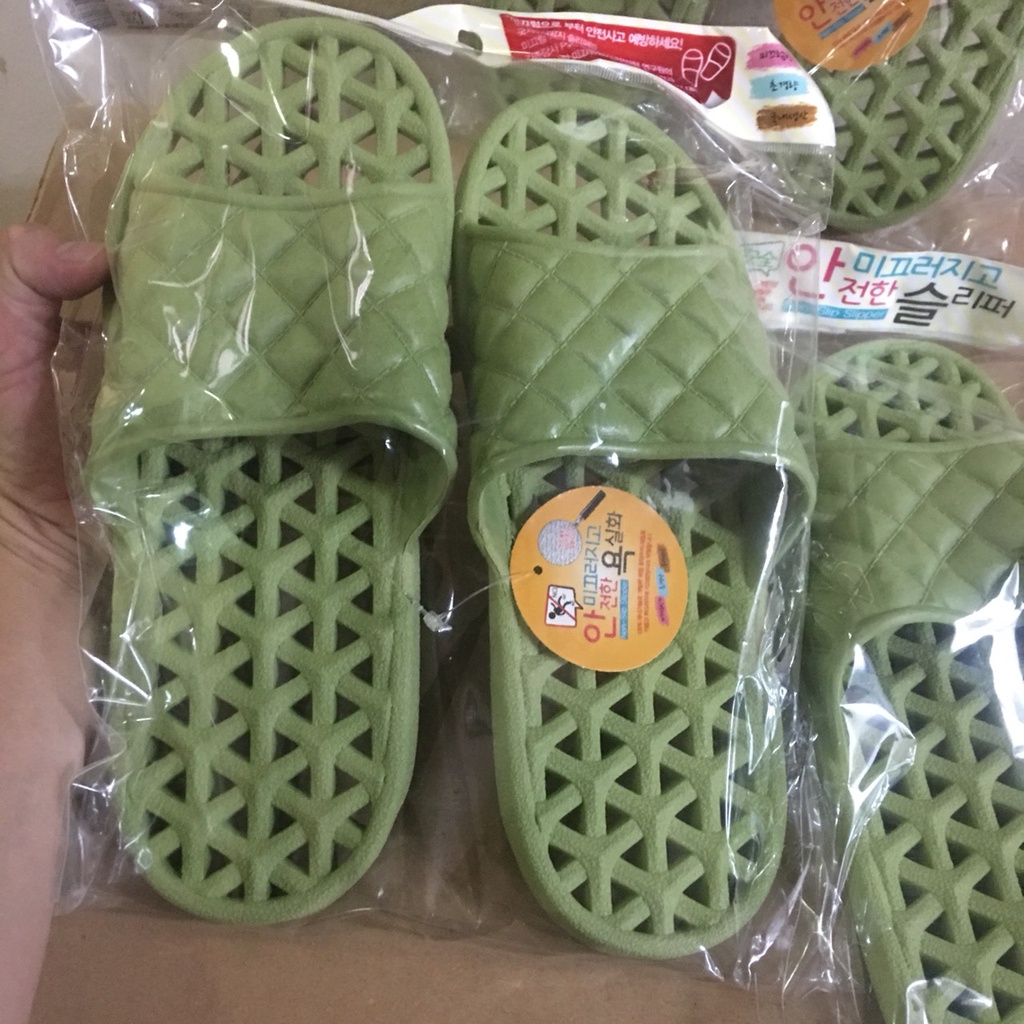 Dép nhựa Shabath Hàn Quốc 06961 Nhựa PVC mềm dẻo, massage chân tốt, an toàn cho da chân