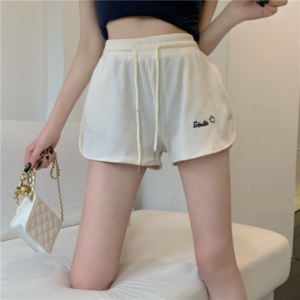 Quần ngủ thun tăm thêu Smile nữ - Quần đùi lửng dáng cộc, form rộng dễ mặc, cá tính HOT TREND