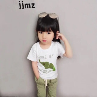 Quần áo bé gái.