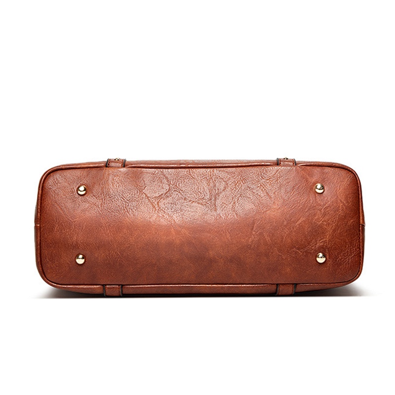 IELGY fashion retro large capacity shoulder bag rivet simple