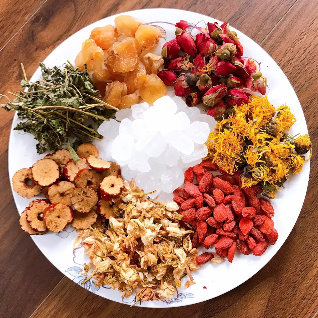 Trà Dưỡng Nhan 7 Vị (Gồm: Hoa Cúc; Nụ Hoa Hồng; Long Nhãn; Kỷ Tử; Táo Đỏ, Cỏ ngọt, Hoa nhài)