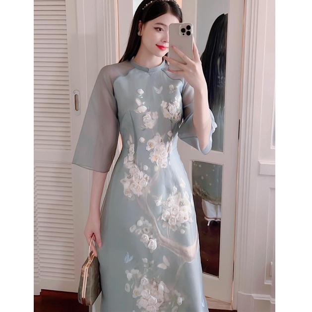 Áo dài cách tân tơ Xanh Ngọc Đào với hoạ tiết kết đính sang trọng nổi bật