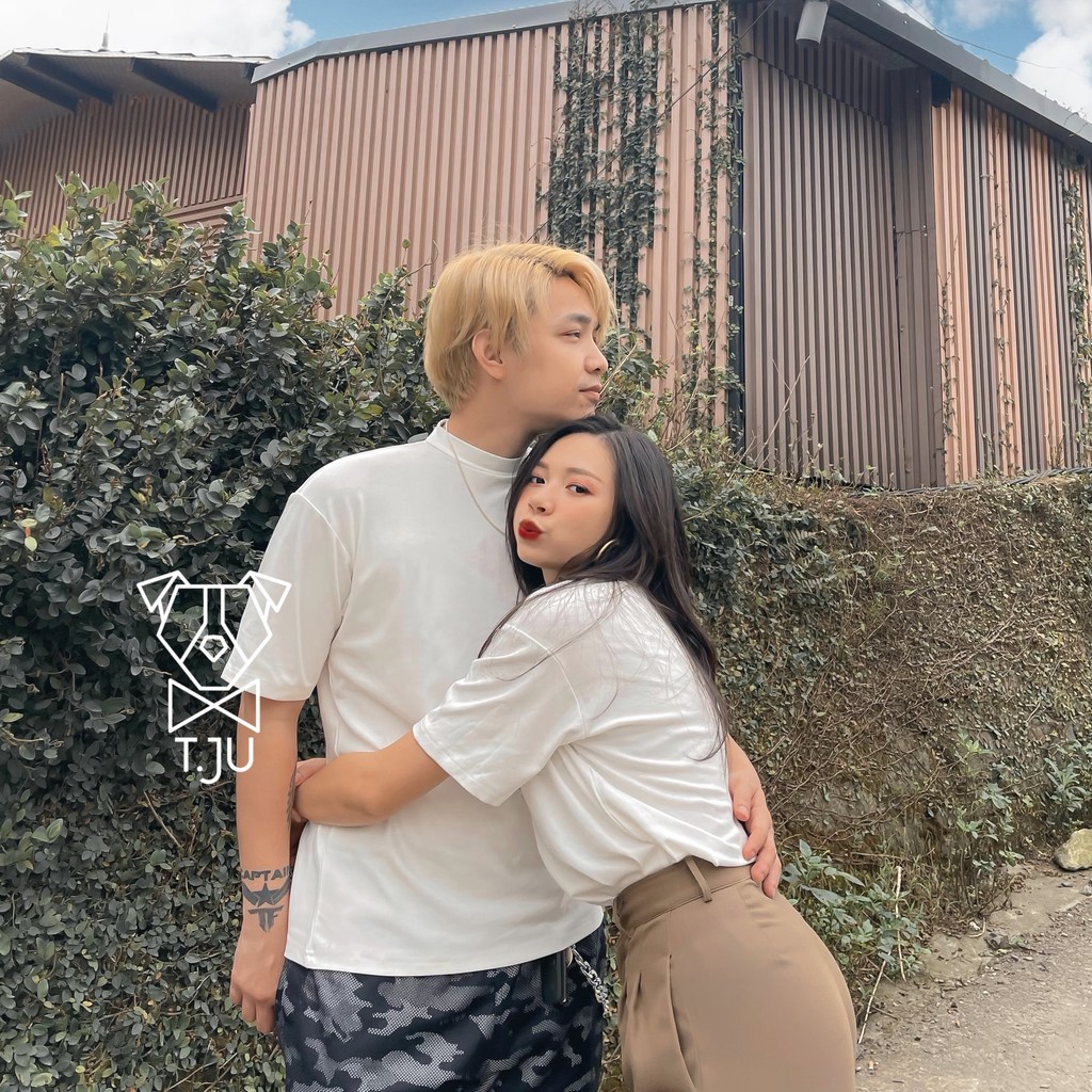 Áo thun nam nữ cổ 3cm trơn basic, chất cotton, thiết kế T-Ju màu đen trắng freesize dáng suông, hàn quốc (couple daily)