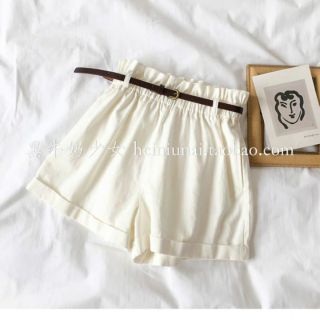 Quần đùi kèm thắt lưng