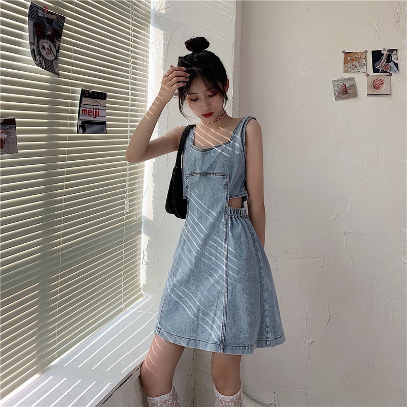 Váy- đầm jean dây bản to khoét eo dáng suông ngắn [order]