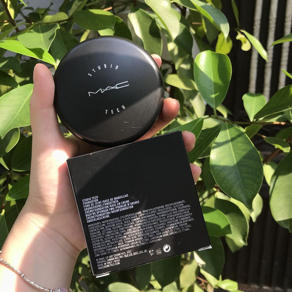 Kem nền dạng nén Mac Studio Tech Foundation