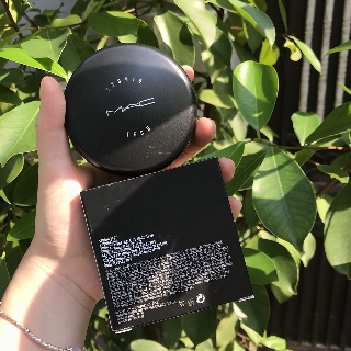 Kem nền dạng nén Mac Studio Tech Foundation