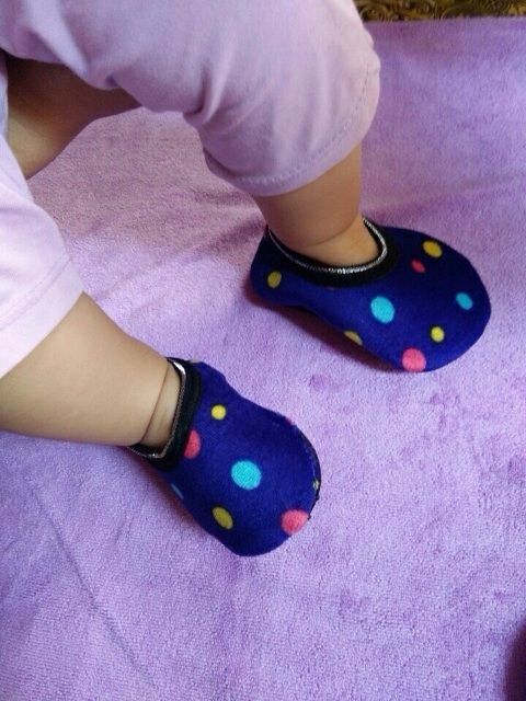 Set 5 đôi giày vải nỉ lông chống trượt cho bé