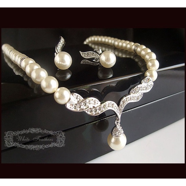 Set Vòng cổ Và Khuyên Tai Đính Hạt Giả Ngọc Trai
