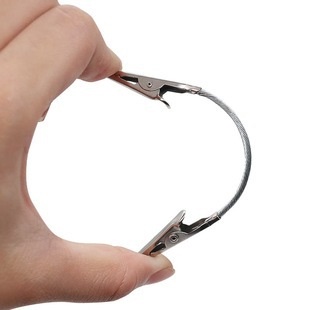 Kẹp cá sấu 2 đầu treo vật nhỏ như danh thiếp lịch