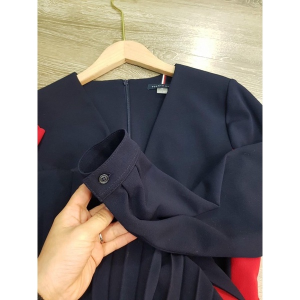 Đầm Tommy Hilfiger xếp ly cổ V tay dài dáng midi siêu hot