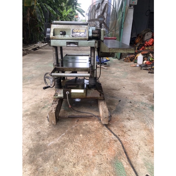 Máy bào cuốn hitachi