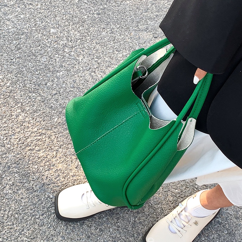 Túi đeo chéo IELGY màu trơn dễ phối đồ thời trang trẻ trung dành cho nữ