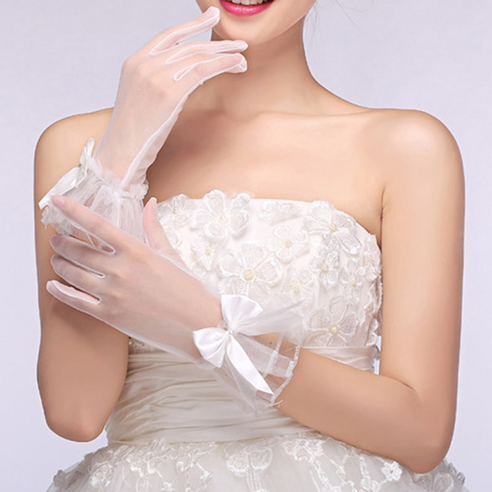 Đôi găng tay phối nơ dành cho cô dâu
