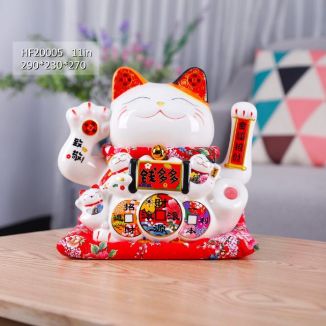 Mèo thần tài vẫy tay