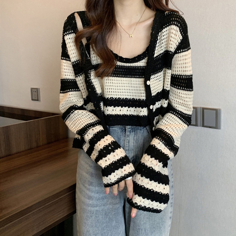 Áo Croptop Tay Dài Cổ Chữ V Khoét Sâu Chống Nắng