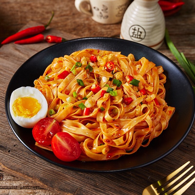 Phở trộn cay Tứ Xuyên ăn liền