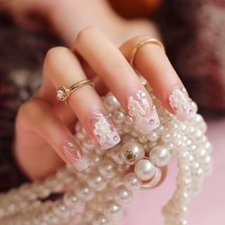 MÓNG GIẢ HOA NỔI KIÊU SA