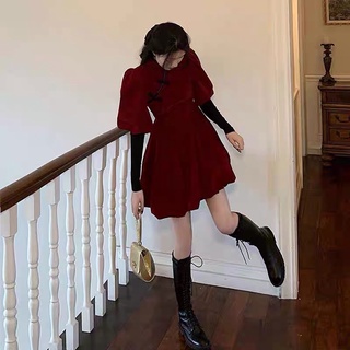 Đầm tàu nhung đỏ phồng