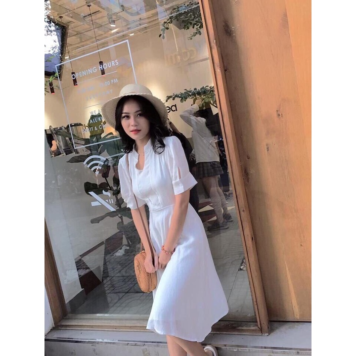 Đầm Cổ Trụ Tay Ngắn Dáng Chữ A Màu Trắng Thanh Lịch