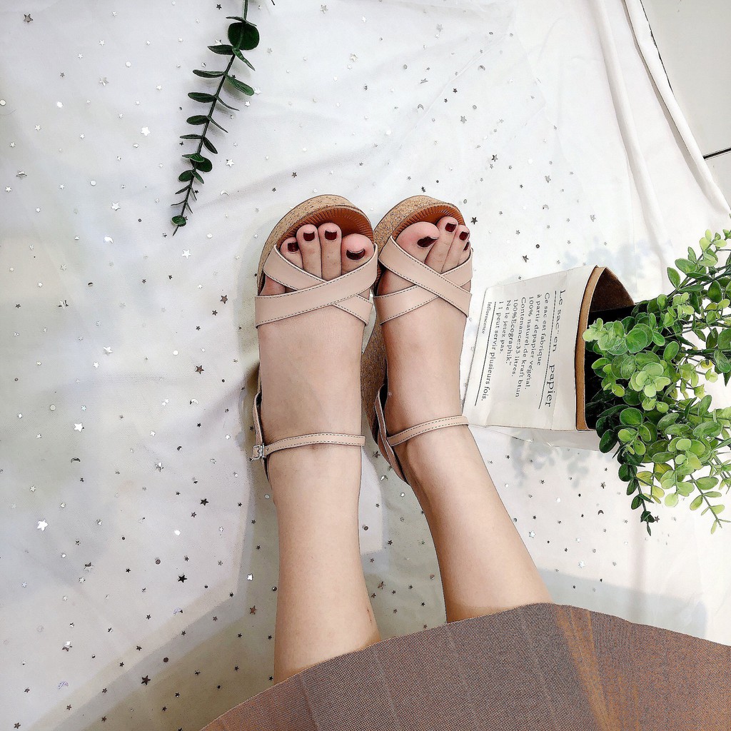 XUỒNG SANDAL NỮ QUAI CHÉO 7P SIÊU NHẸ VNXK