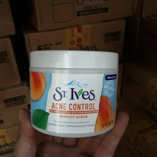 Kem tẩy tế bào chết chiết xuất hương mơ st ives 283g