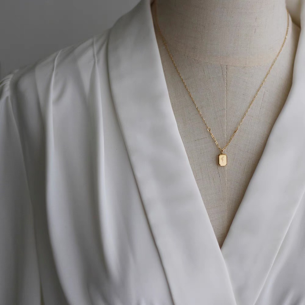 Dây Chuyền Titan Nữ Mặt Chữ Nhật Khắc Hoa ERASHOP 079985 - Cá Tính, Vintage, Phụ Kiện Giá Rẻ