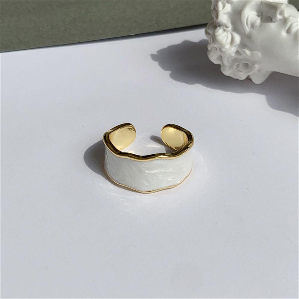 Nhẫn Cưới Thiết Kế Hở Phong Cách Cổ Điển