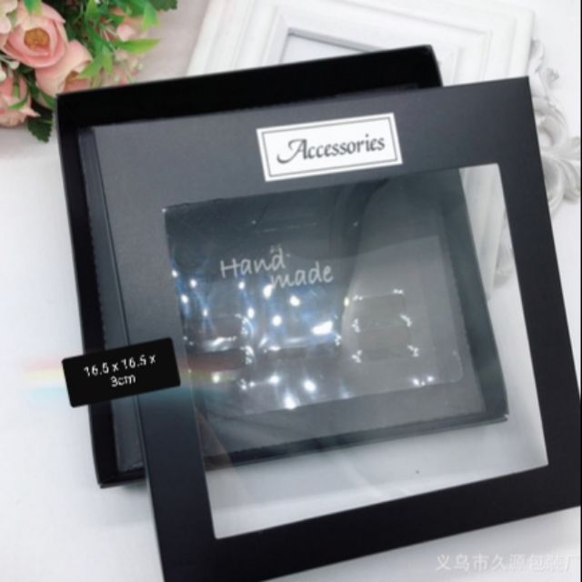 Hộp bìa Accessories bìa kính, phụ liệu làm sản phẩm handmade. Trong có 1 lớp bìa pvc đựng cố định kẹp.Chuyên sỉ bìa, hộp